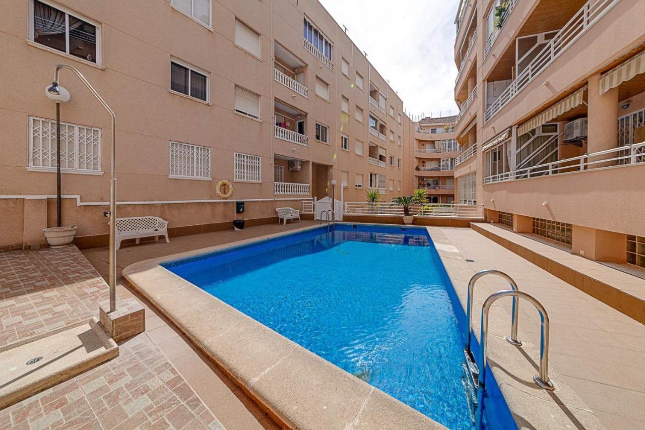 Cozy Appartment Torrevieja At Irina ภายนอก รูปภาพ