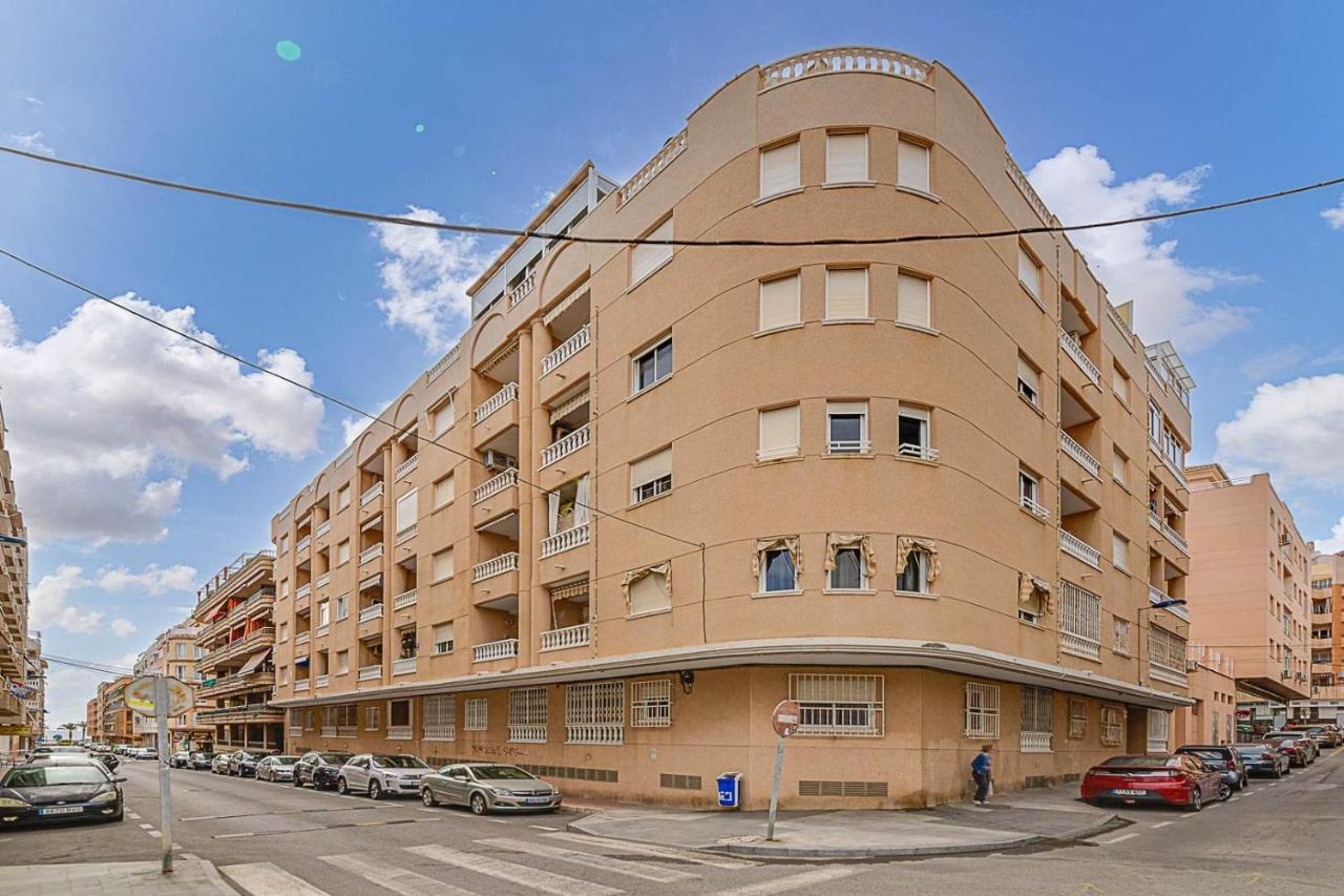 Cozy Appartment Torrevieja At Irina ภายนอก รูปภาพ