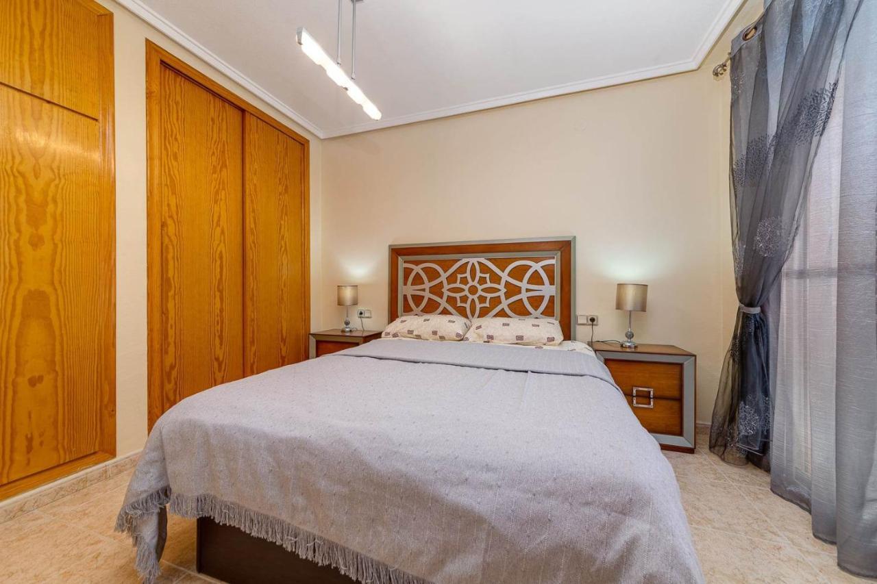 Cozy Appartment Torrevieja At Irina ภายนอก รูปภาพ