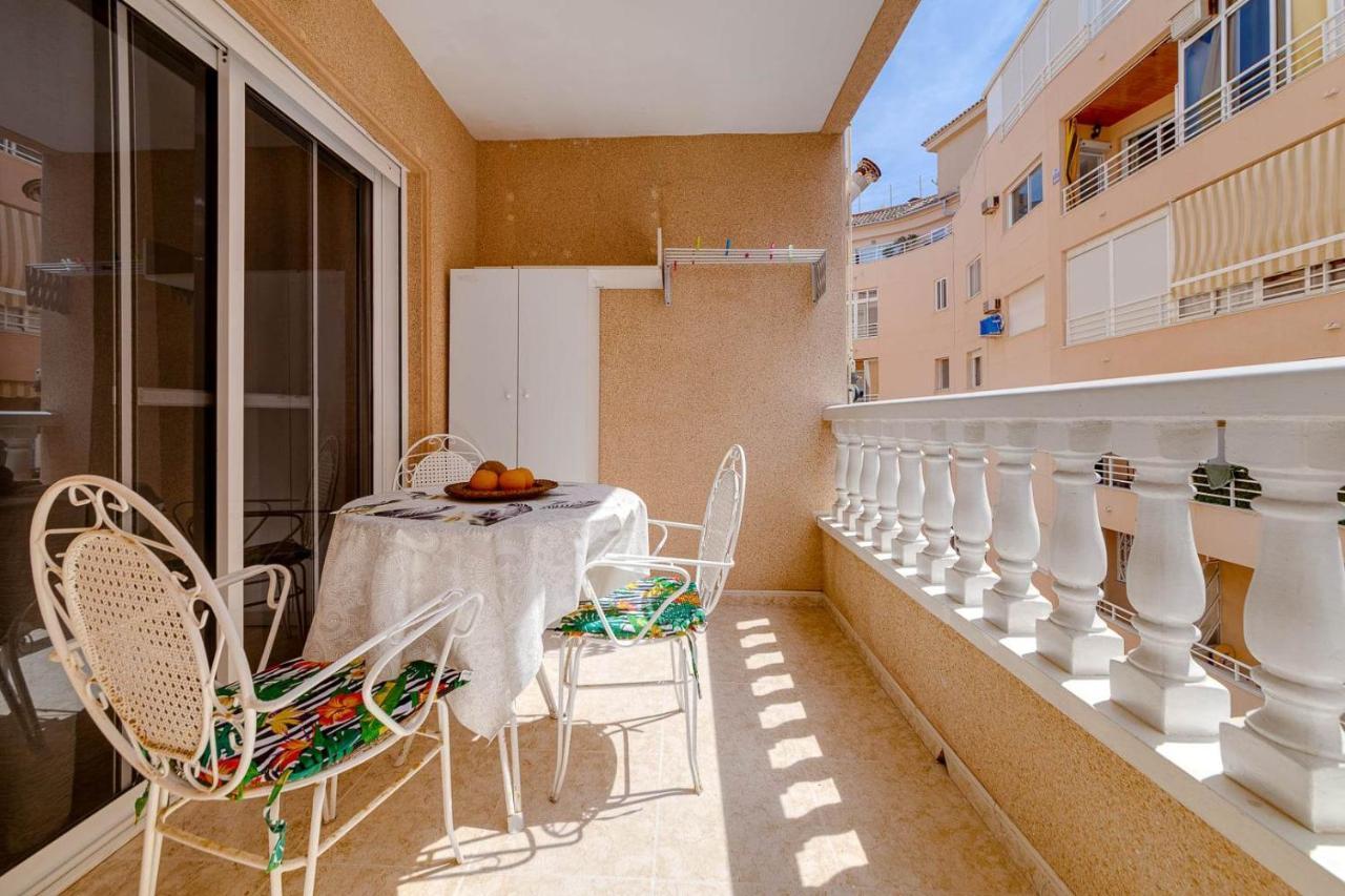 Cozy Appartment Torrevieja At Irina ภายนอก รูปภาพ