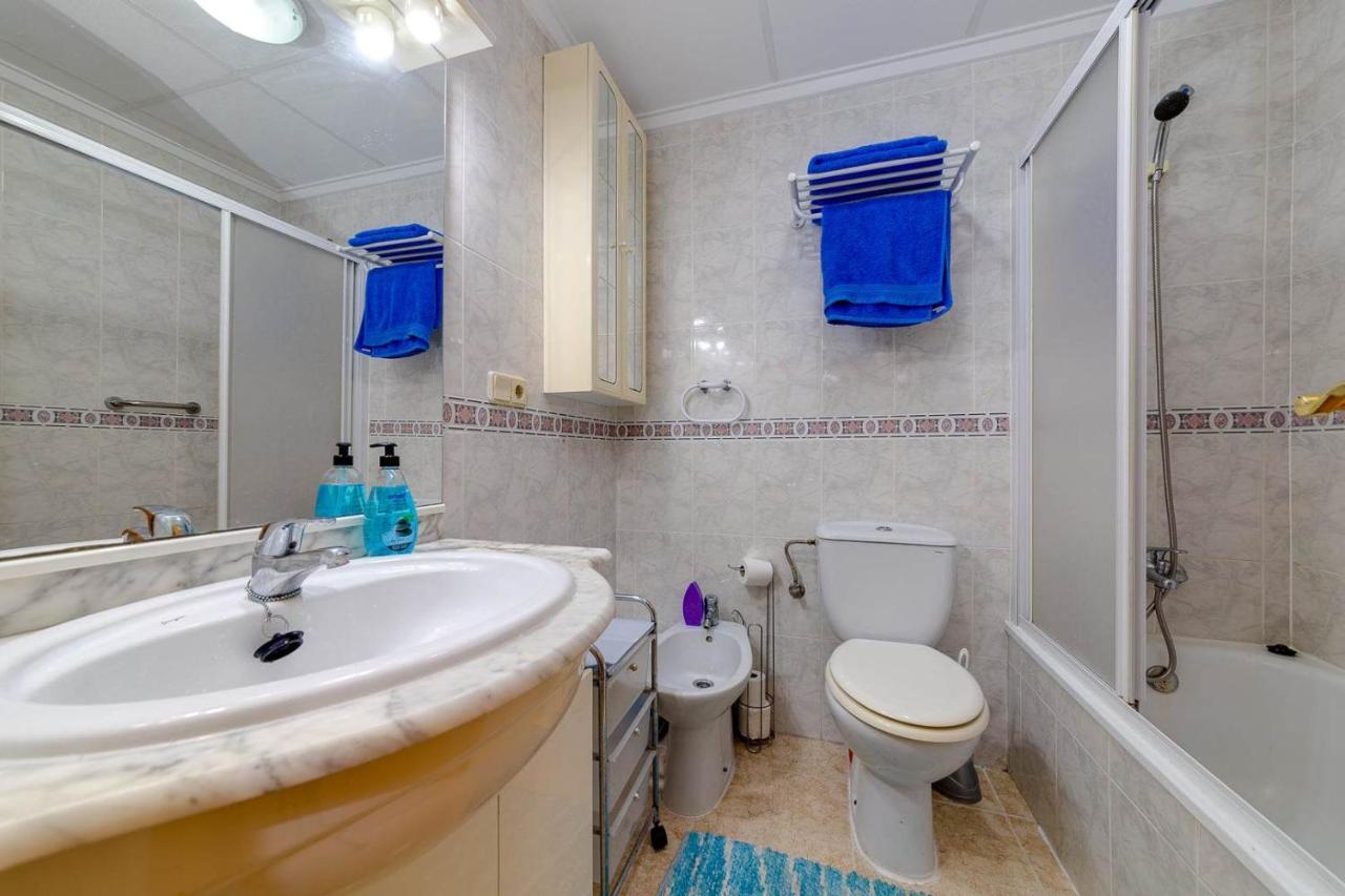 Cozy Appartment Torrevieja At Irina ภายนอก รูปภาพ